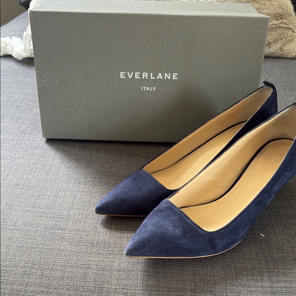 Everlane Navy Blue Kitten Heels Minimalist Suede Design, 6.5